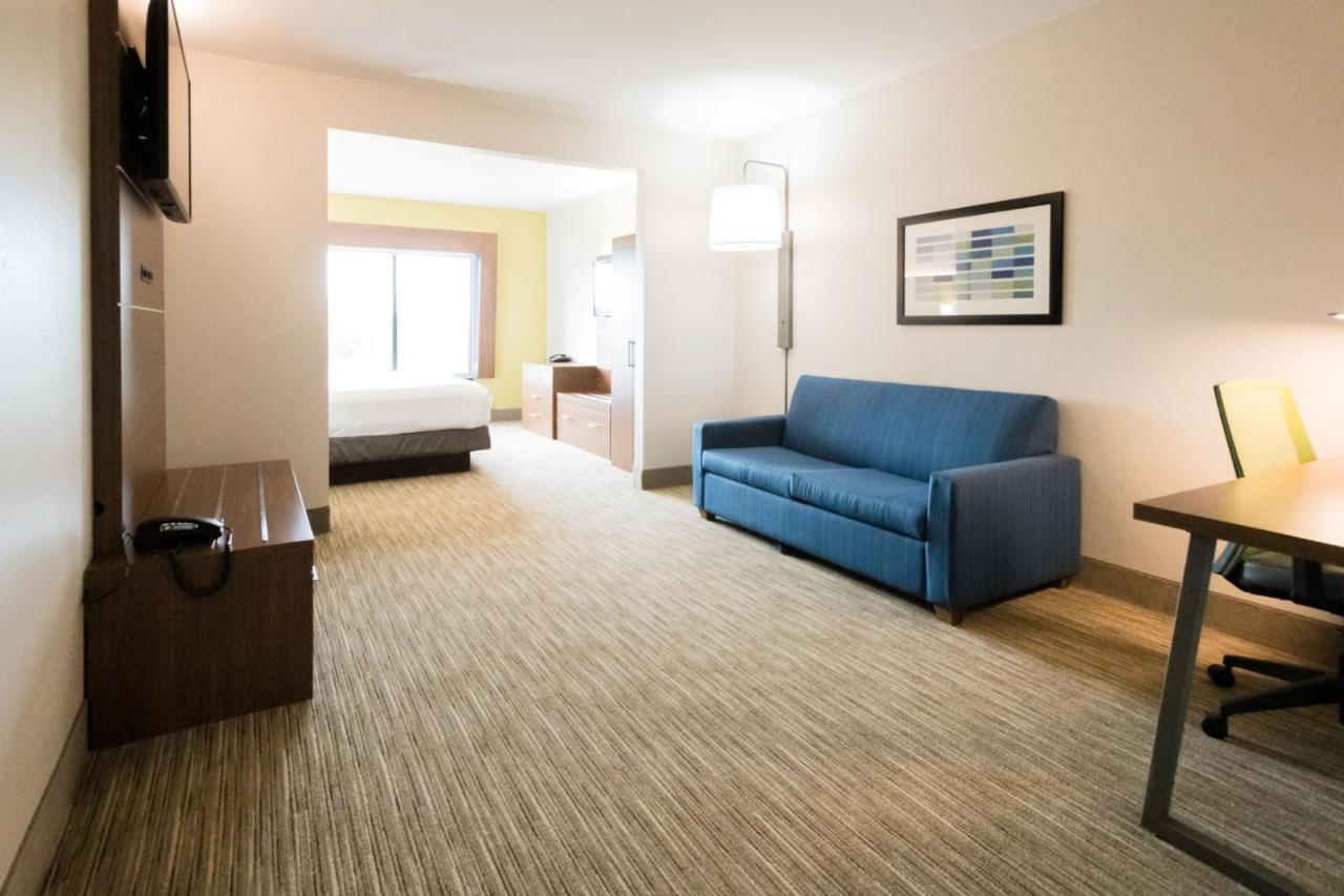 Holiday Inn Express & Suites Lexington North West-The Vineyard By Ihg Exterior photo