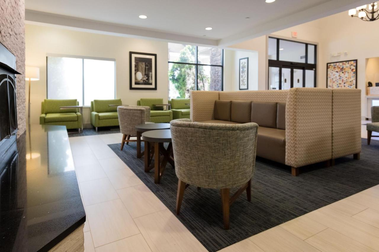 Holiday Inn Express & Suites Lexington North West-The Vineyard By Ihg Exterior photo