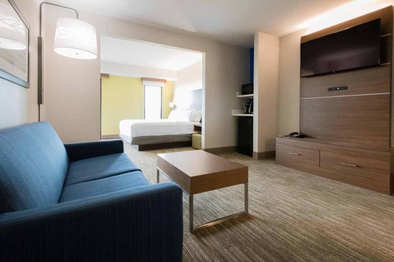 Holiday Inn Express & Suites Lexington North West-The Vineyard By Ihg Exterior photo