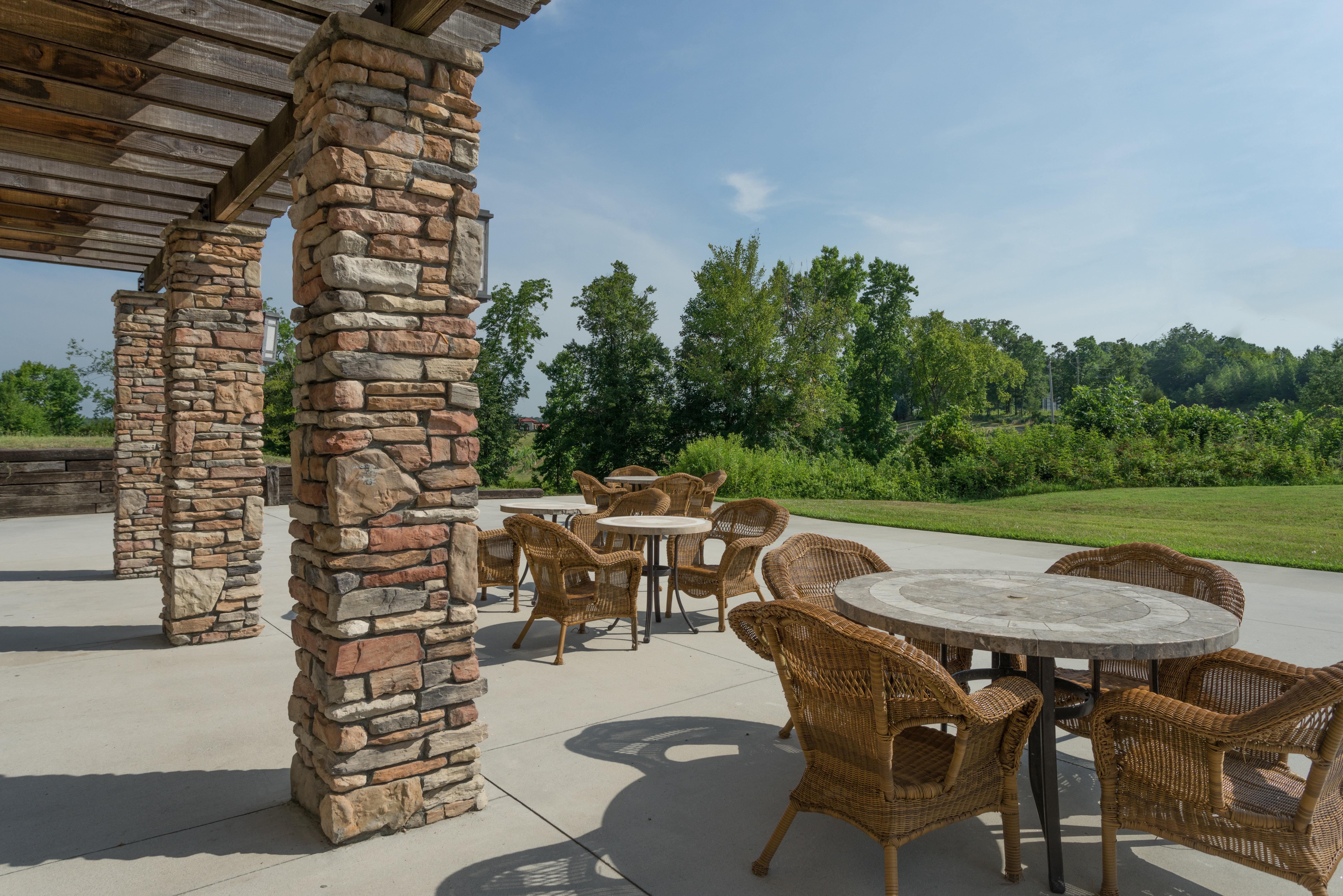Holiday Inn Express & Suites Lexington North West-The Vineyard By Ihg Exterior photo